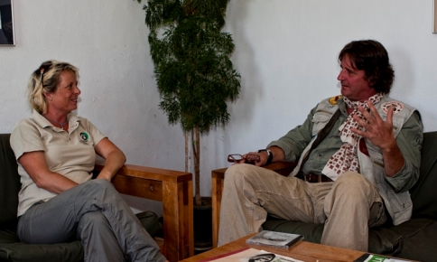 Falkner Pierre Schmidt im Gespr�ch mit Christiane Schelten